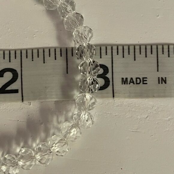 8” Vintage 1980s stackable stretch bracelet with 52 clear beads - Picture 4 of 5